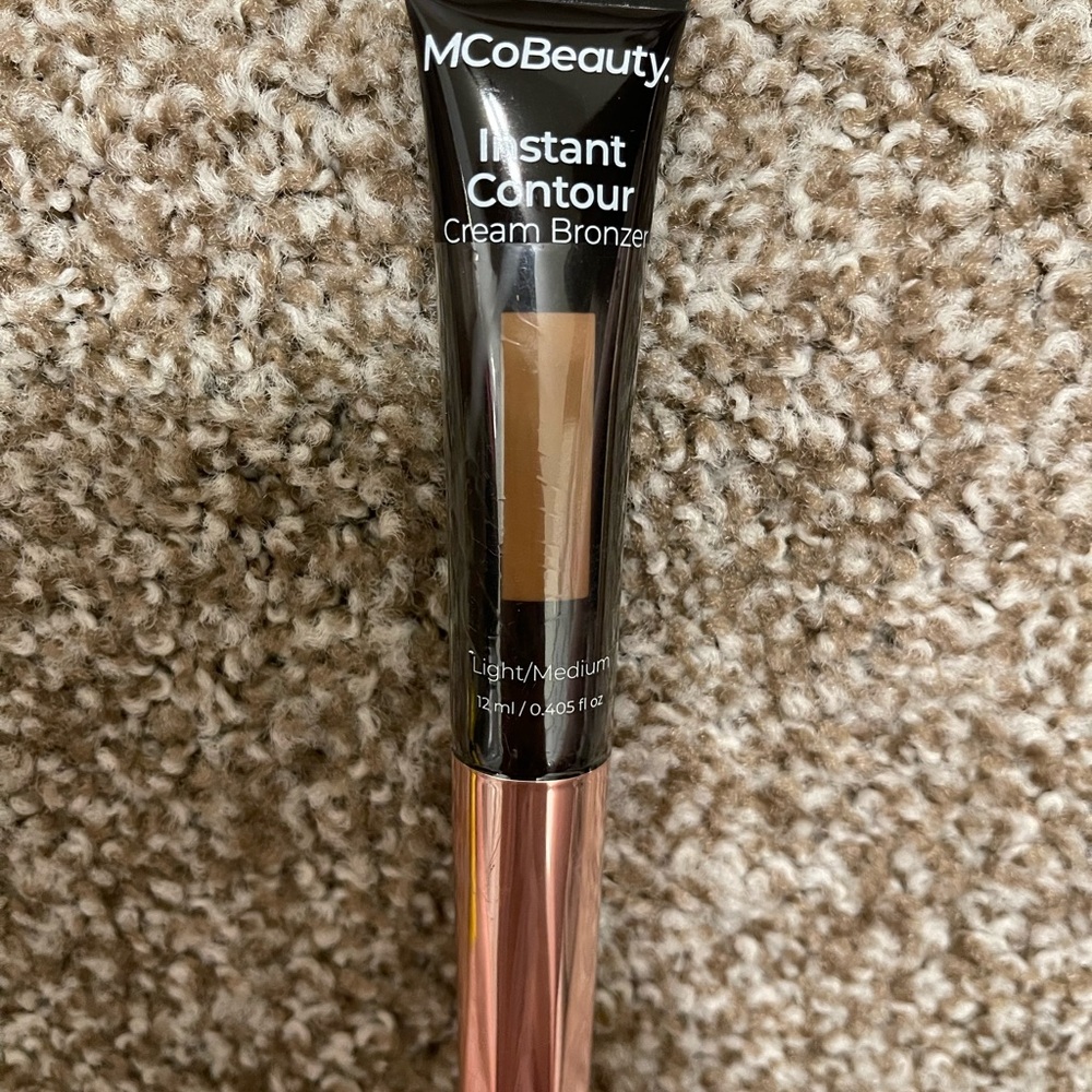 MCoBeauty Contour and Highlight Duo - Black and Champagne - Picture 3 of 4